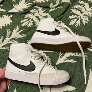 Nike Kids' Blazer Mid '77 Shoes White